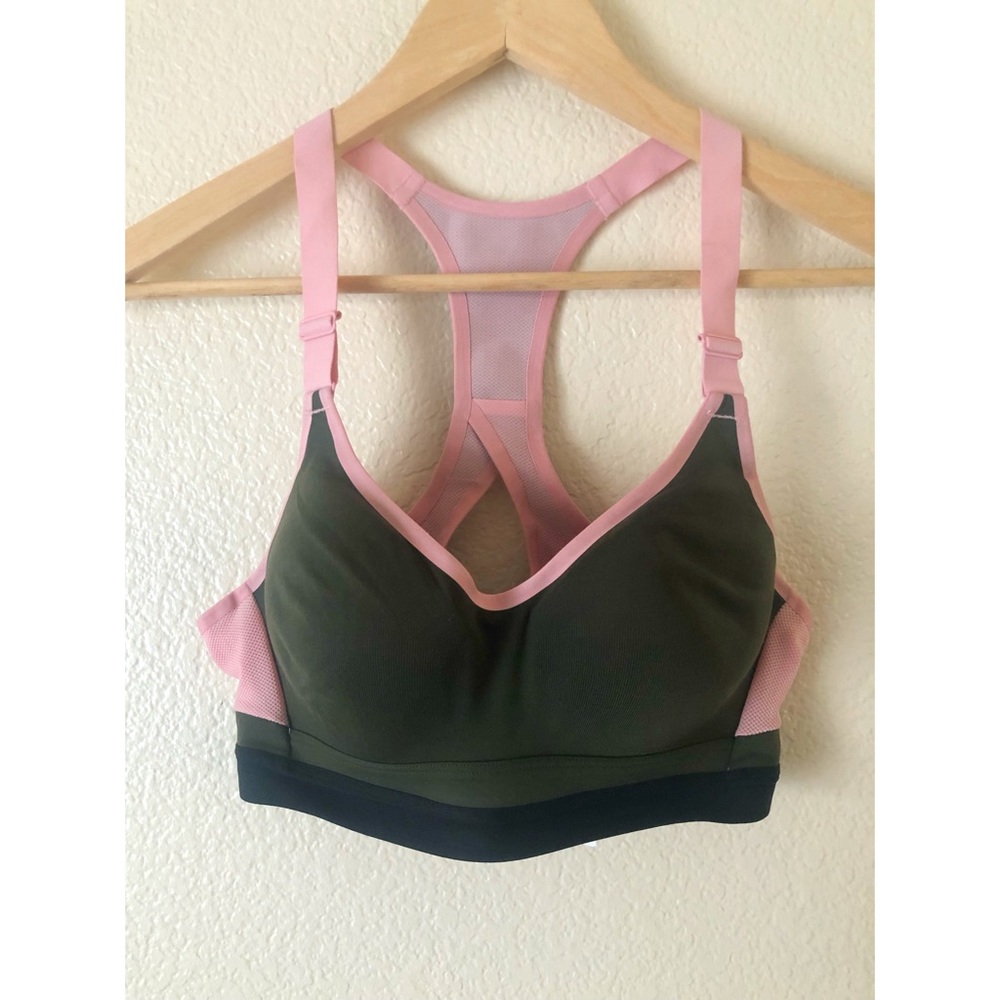 NWOT Victoria’s Secret sports bra